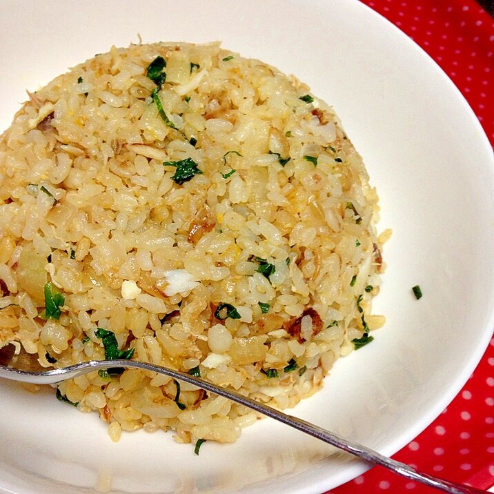 我が家の人気No.1炒飯☆簡単パラパラ鯖チャーハン